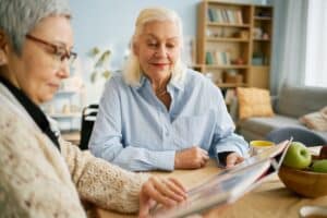 how memory care improves seniors’ daily life