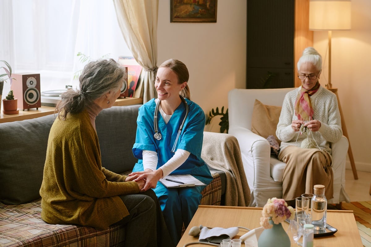 how does assisted living help seniors stay independent